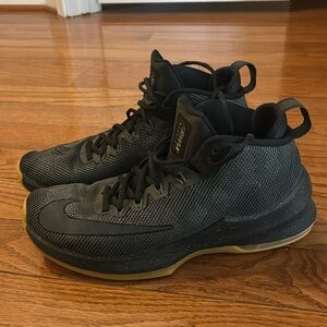 Nike Men's Black Basketball Shoes Infuriate size 12.